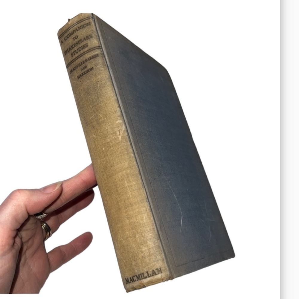 A COMPANION TO SHAKESPEARE STUDIES 1934 1st EDITION HARDCOVER VINTAGE BOOK